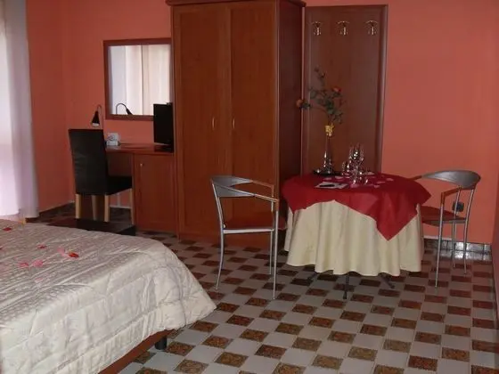Standard Tek Büyük veya İki Ayrı Yataklı Oda