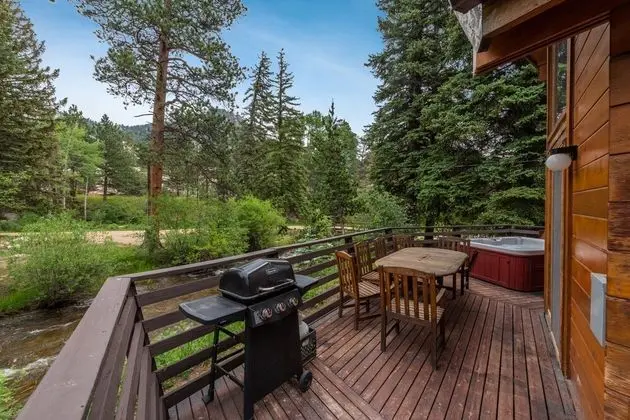 Family Kulübe, Nehir Manzaralı (Riverside Cabin - 2 Story)