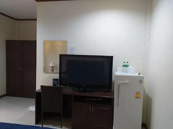 Queen Room with Pool View