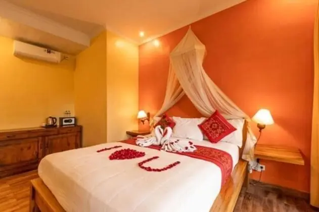 Exclusive Tek Büyük Yataklı Oda