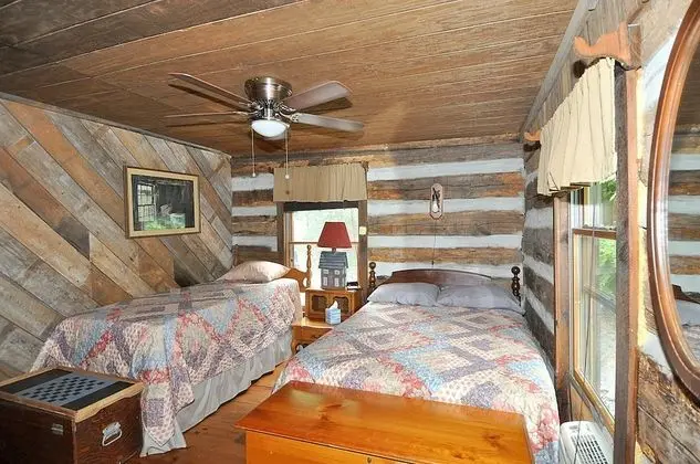 Ev, Birden Çok Yatak (Pondview Cabin)