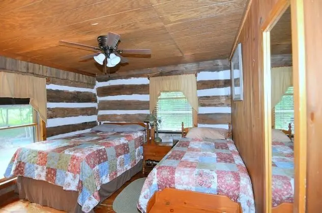 Ev, Birden Çok Yatak (Pondview Cabin)