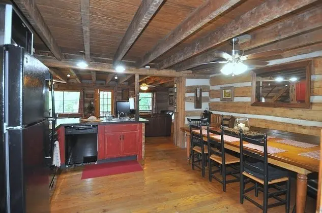 Ev, Birden Çok Yatak (Pondview Cabin)
