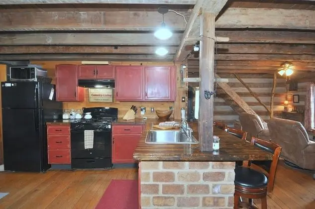 Ev, Birden Çok Yatak (Pondview Cabin)