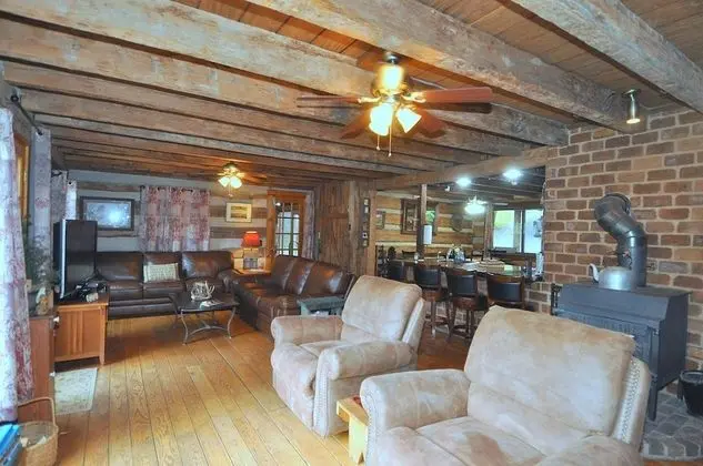 Ev, Birden Çok Yatak (Pondview Cabin)