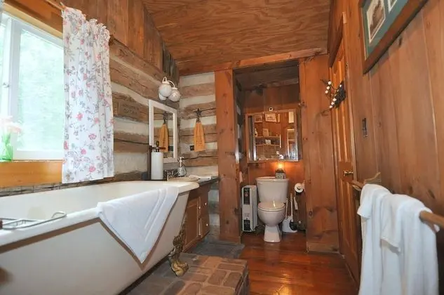 Ev, Birden Çok Yatak (Pondview Cabin)