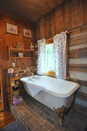 Ev, Birden Çok Yatak (Pondview Cabin)