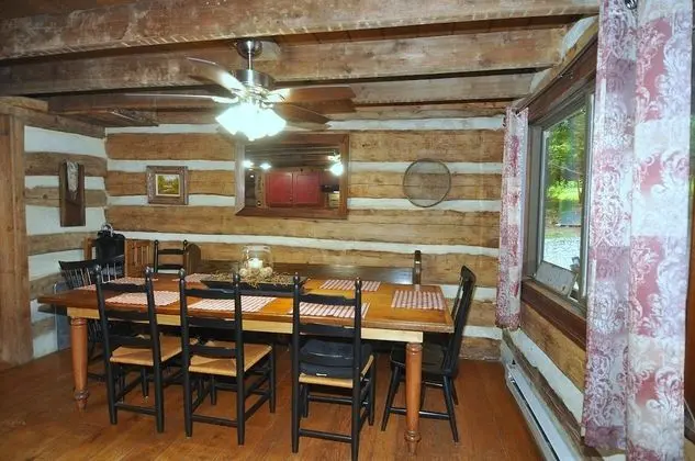 Ev, Birden Çok Yatak (Pondview Cabin)