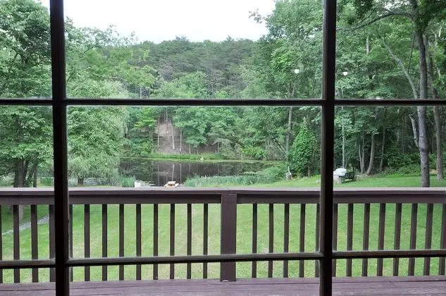 Ev, Birden Çok Yatak (Pondview Cabin)
