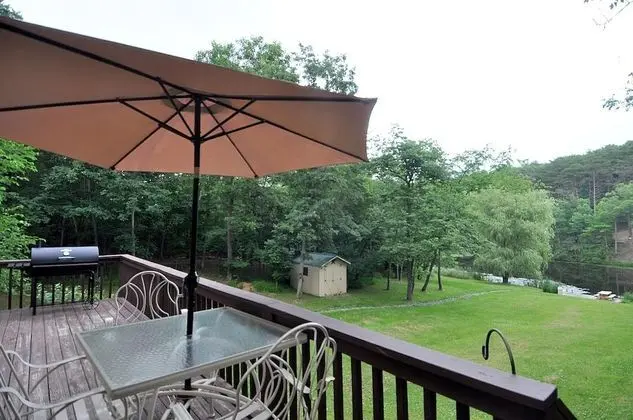 Ev, Birden Çok Yatak (Pondview Cabin)