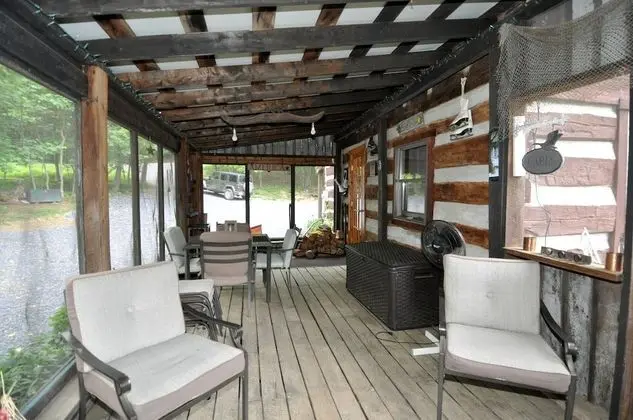Ev, Birden Çok Yatak (Pondview Cabin)