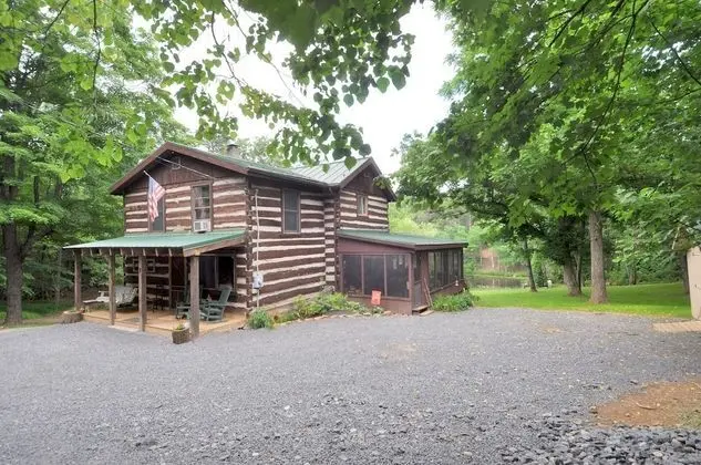Ev, Birden Çok Yatak (Pondview Cabin)