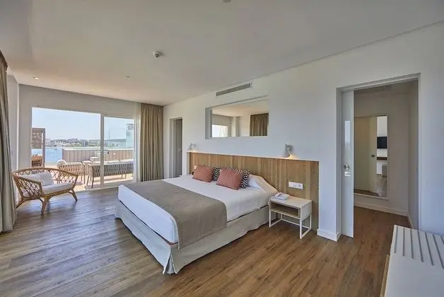 Suite Junior con piscina privada (4 pax)