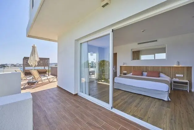 Suite Junior con piscina privada (4 pax)