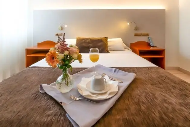 Büyük Yataklı Tek Kişilik Oda