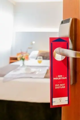 Büyük Yataklı Tek Kişilik Oda