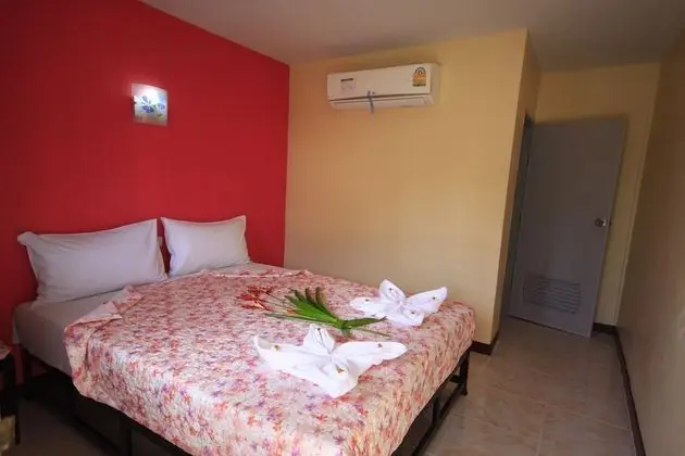 Standard triple room with air condition