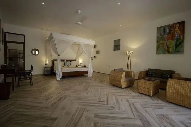 2 Bedroom Family Beachfront Suite