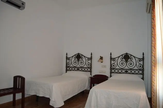 Üç Kişilik Oda