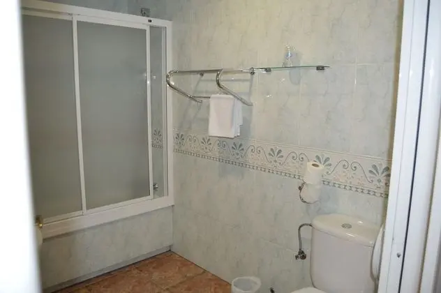 Üç Kişilik Oda