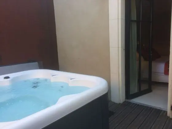 Junior Süit (Jacuzzi)