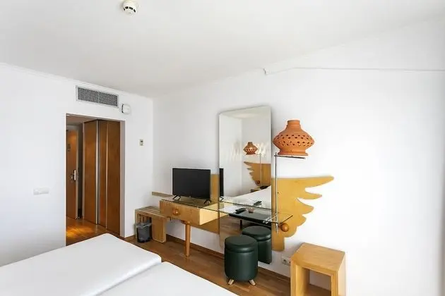 Comfort Tek Büyük veya İki Ayrı Yataklı Oda