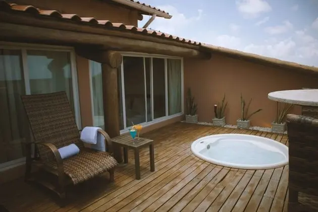 Suite Premium com Varanda e Jacuzzi