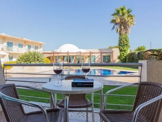 Standard Apart Daire, 1 Yatak Odası, Balkon, Havuz Manzaralı