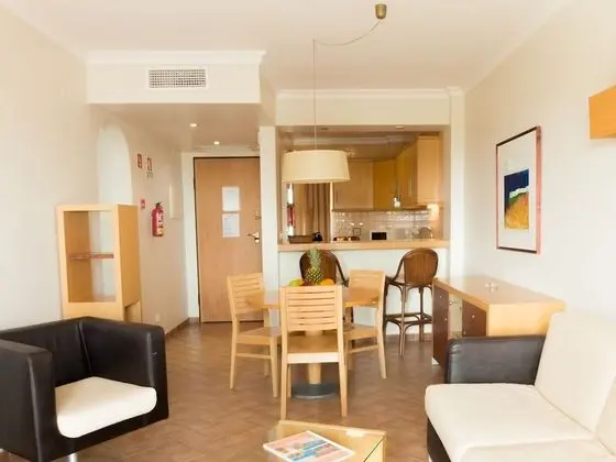 Standard Apart Daire, 2 Yatak Odası, Balkon, Kısmi Deniz Manzarası
