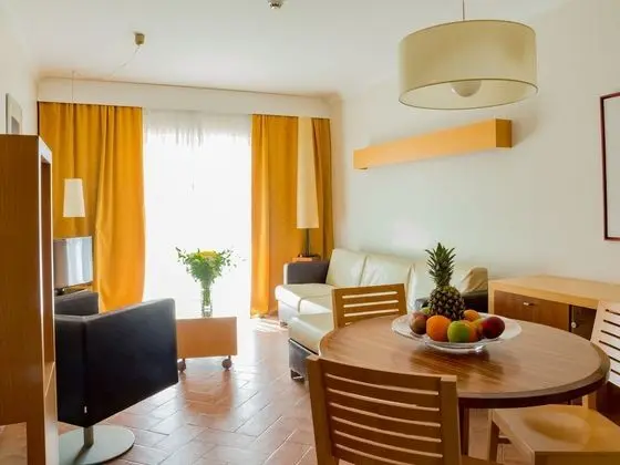 Standard Apart Daire, 2 Yatak Odası, Balkon, Kısmi Deniz Manzarası