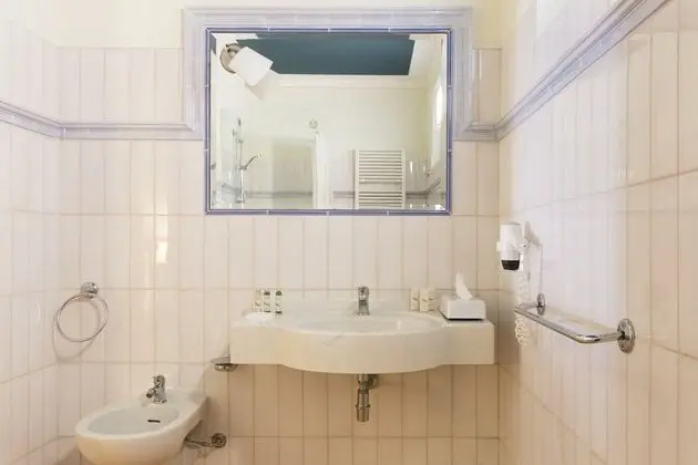 Economy Tek Büyük veya İki Ayrı Yataklı Oda