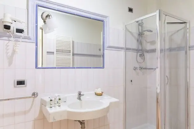 Economy Tek Büyük veya İki Ayrı Yataklı Oda