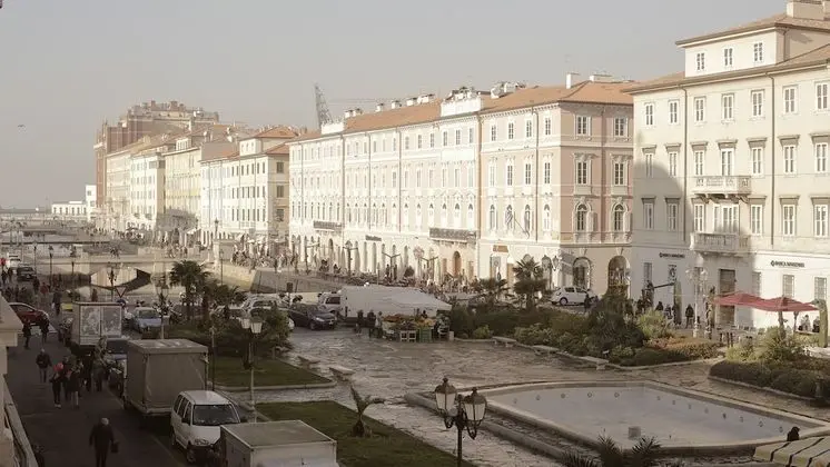 Junior Süit, Kanal Manzaralı