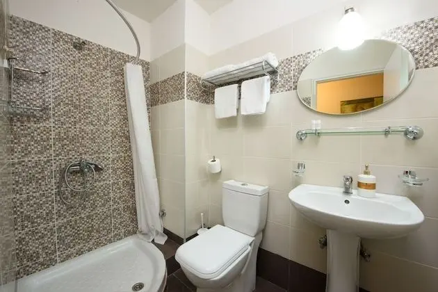 Standard Üç Kişilik Oda, Deniz Manzaralı