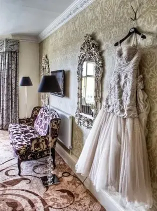 Tek Büyük Yataklı Oda (with Four Poster Bed)