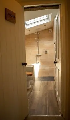 Luxury Tek Büyük Yataklı Oda, 1 En Büyük (King) Boy Yatak ve Çekyat, Banyolu/Duşlu, Bahçe Manzaralı