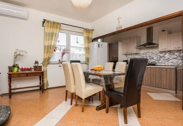 Family Apart Daire, Birden Çok Yatak, 2 Banyolu, Bahçeli (Pool Apartment Bakija)