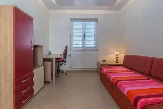 Family Apart Daire, Birden Çok Yatak, Bahçeli (Pool Apartment Debeli Rtič 3)