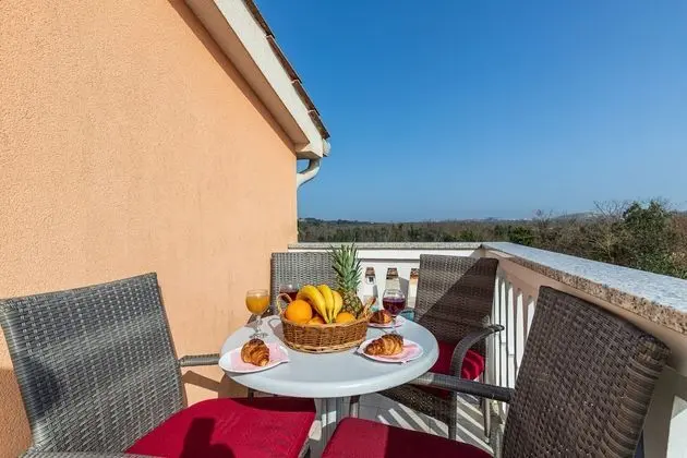 Family Apart Daire, 1 Çift Kişilik Yatak ve Çekyat, Bahçeli (Pool Apartment Suzi 10)