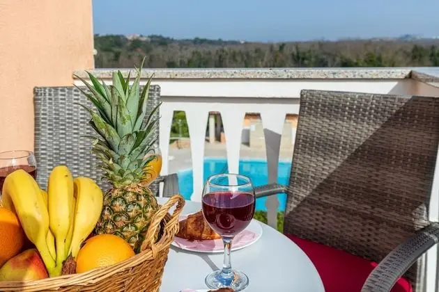 Family Apart Daire, 1 Çift Kişilik Yatak ve Çekyat, Bahçeli (Pool Apartment Suzi 10)