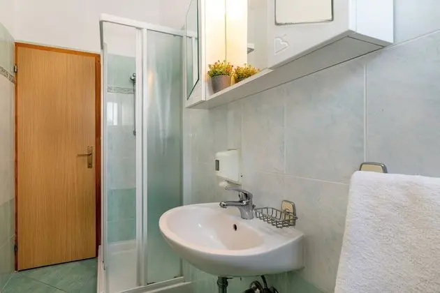 Family Apart Daire, 1 Çift Kişilik Yatak ve Çekyat, Bahçeli (Pool Apartment Suzi 10)