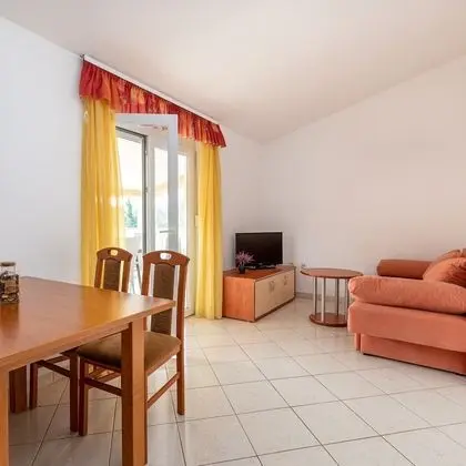 Family Apart Daire, 1 Çift Kişilik Yatak ve Çekyat, Bahçeli (Pool Apartment Suzi 12)