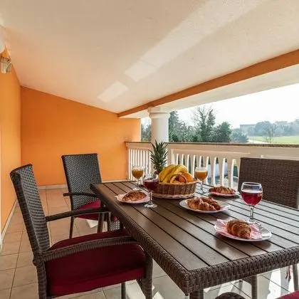 Family Apart Daire, 1 Çift Kişilik Yatak ve Çekyat, Bahçeli (Pool Apartment Suzi 12)