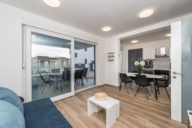 Deluxe Apart Daire, 2 Yatak Odası, Balkon, Havuz Manzaralı