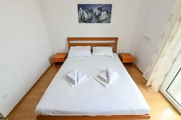Apart Daire, 1 Yatak Odası, Teras, Havuz Manzaralı (A2)