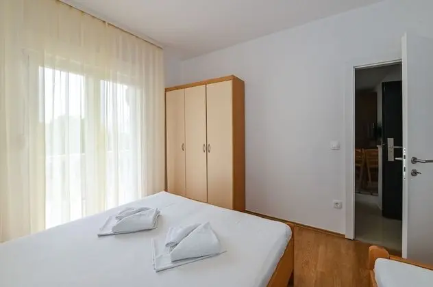Apart Daire, 1 Yatak Odası, Teras, Havuz Manzaralı (A2)