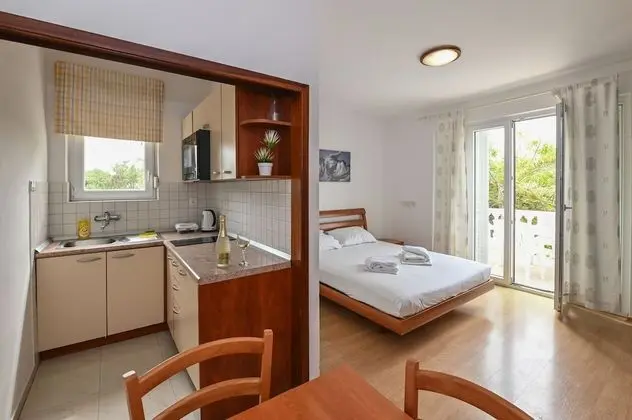 Apart Daire, 1 Yatak Odası, Teras, Havuz Manzaralı (A2)