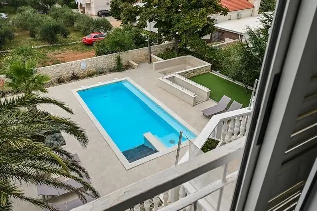 Apart Daire, 1 Yatak Odası, Teras, Havuz Manzaralı (A2)