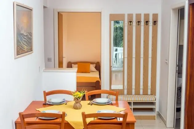 Apart Daire, 1 Yatak Odası, Teras, Havuz Manzaralı (A2)