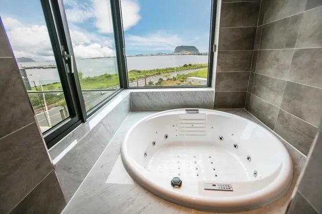 Deluxe Spa